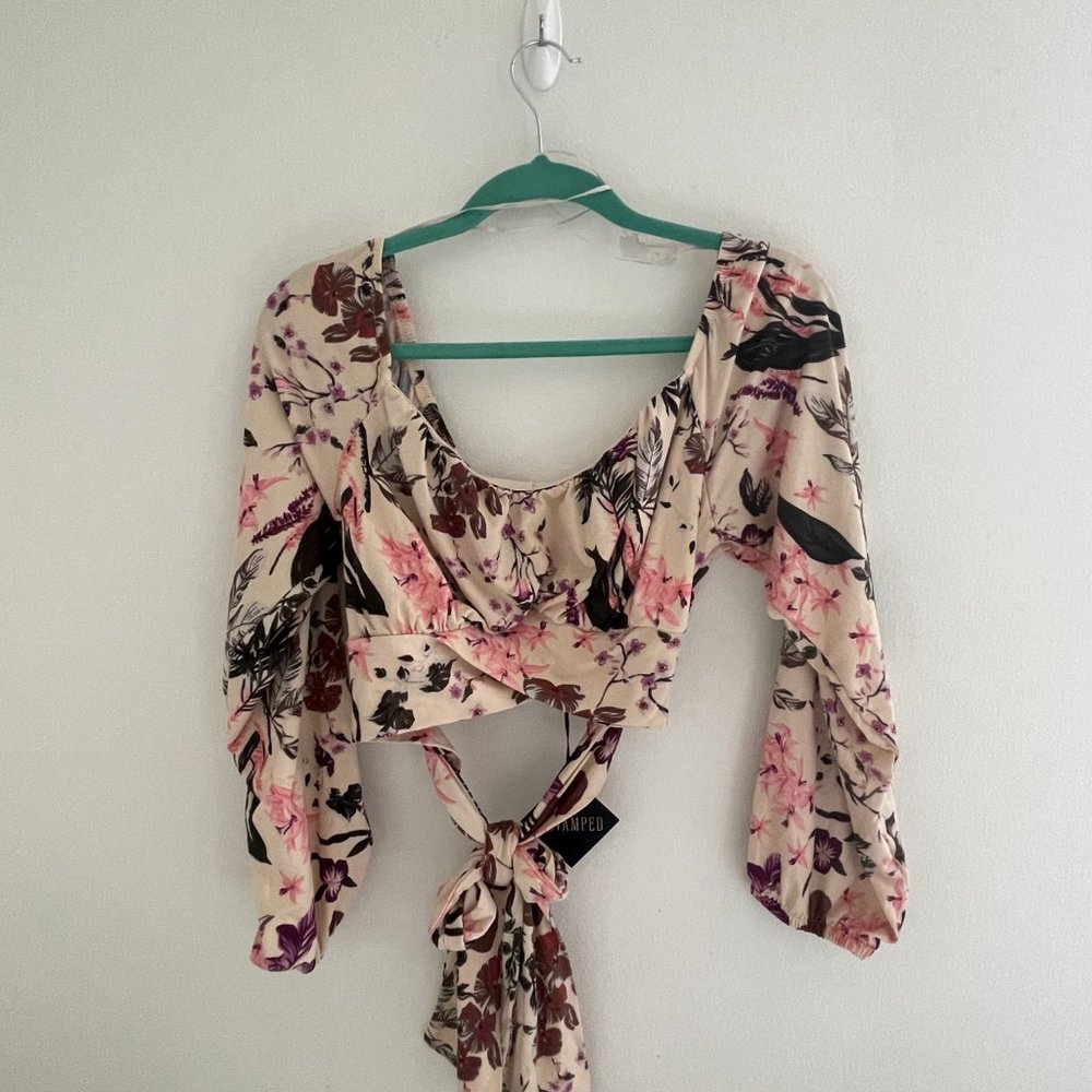 Floral Long Sleeve Crop Top with Back Knot Detail, M